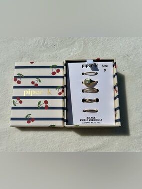 Piper K Set of Seven7️⃣ Dainty Gold Rings💍 - NIB size 9